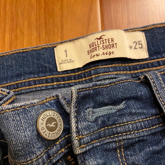 Hollister Short Shorts - Picture 2 of 3